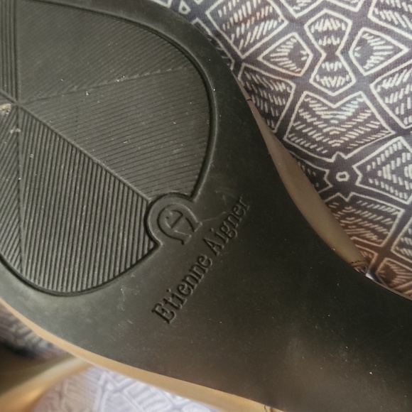 Metalic gold with tan leather upper heels - Picture 6 of 6